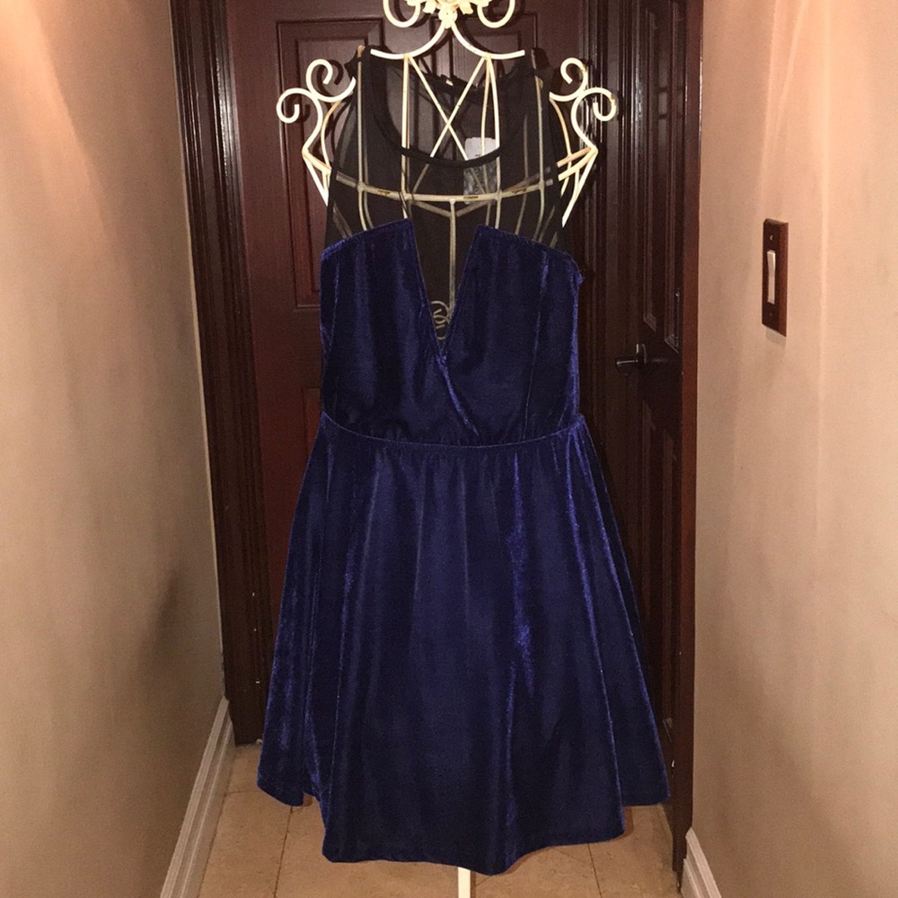 ForeverXXI Velvet Dress (NWT)